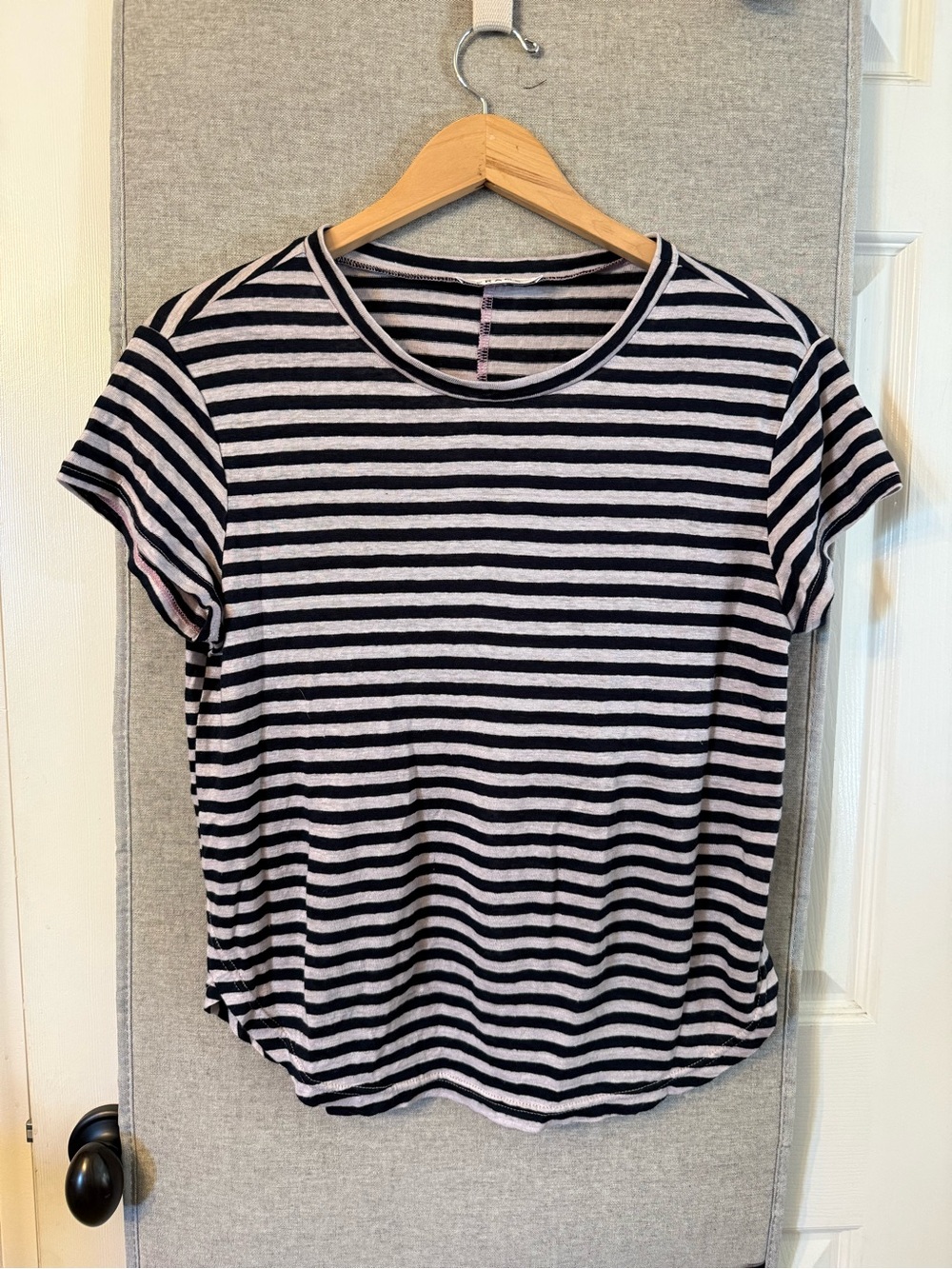 Frame Denim Black and Light Pink Striped Short Sleeve Crew Tee Size Small